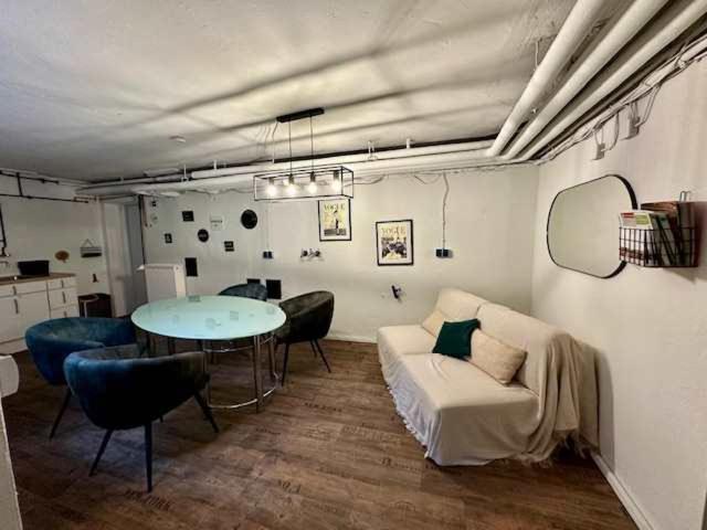 Tinyhaus & Souterrain Apartment In Ortenberg Ortenberg  Eksteriør bilde